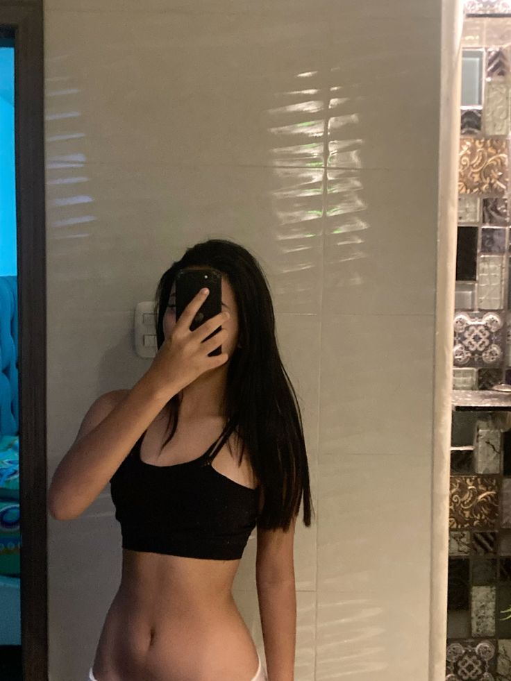 Review by Lorena Texeira.